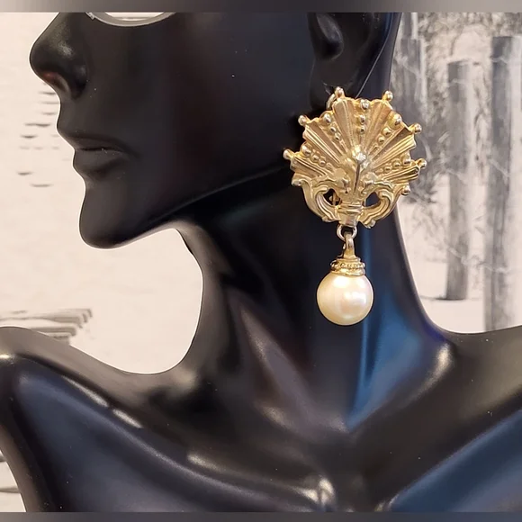 Vintage earrings - Picture 1 of 8